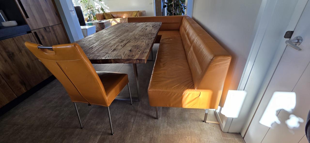 Eetbank, zitbank bij de eettafel