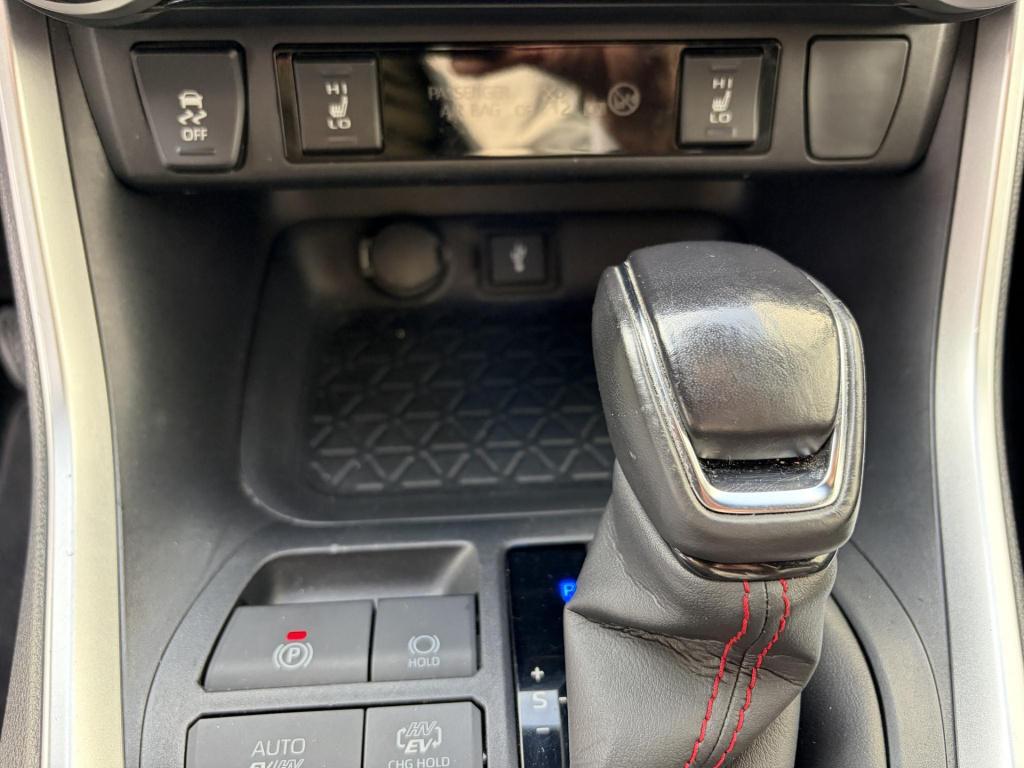 Suzuki Across 2.5 plug-in hybrid style