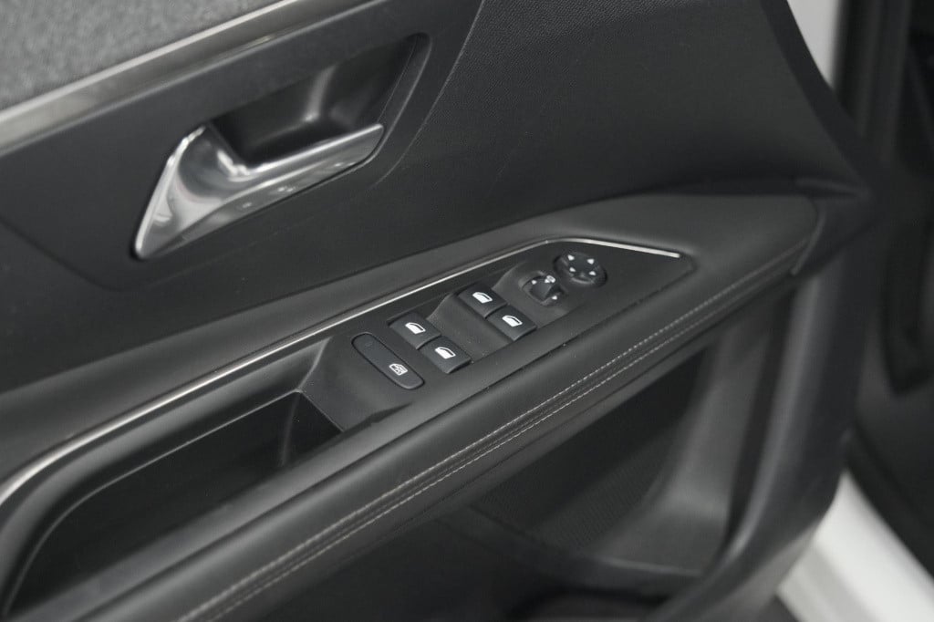 Peugeot 3008 puretech 130 eat6 allure | camera | dodehoekdetectie | elektri