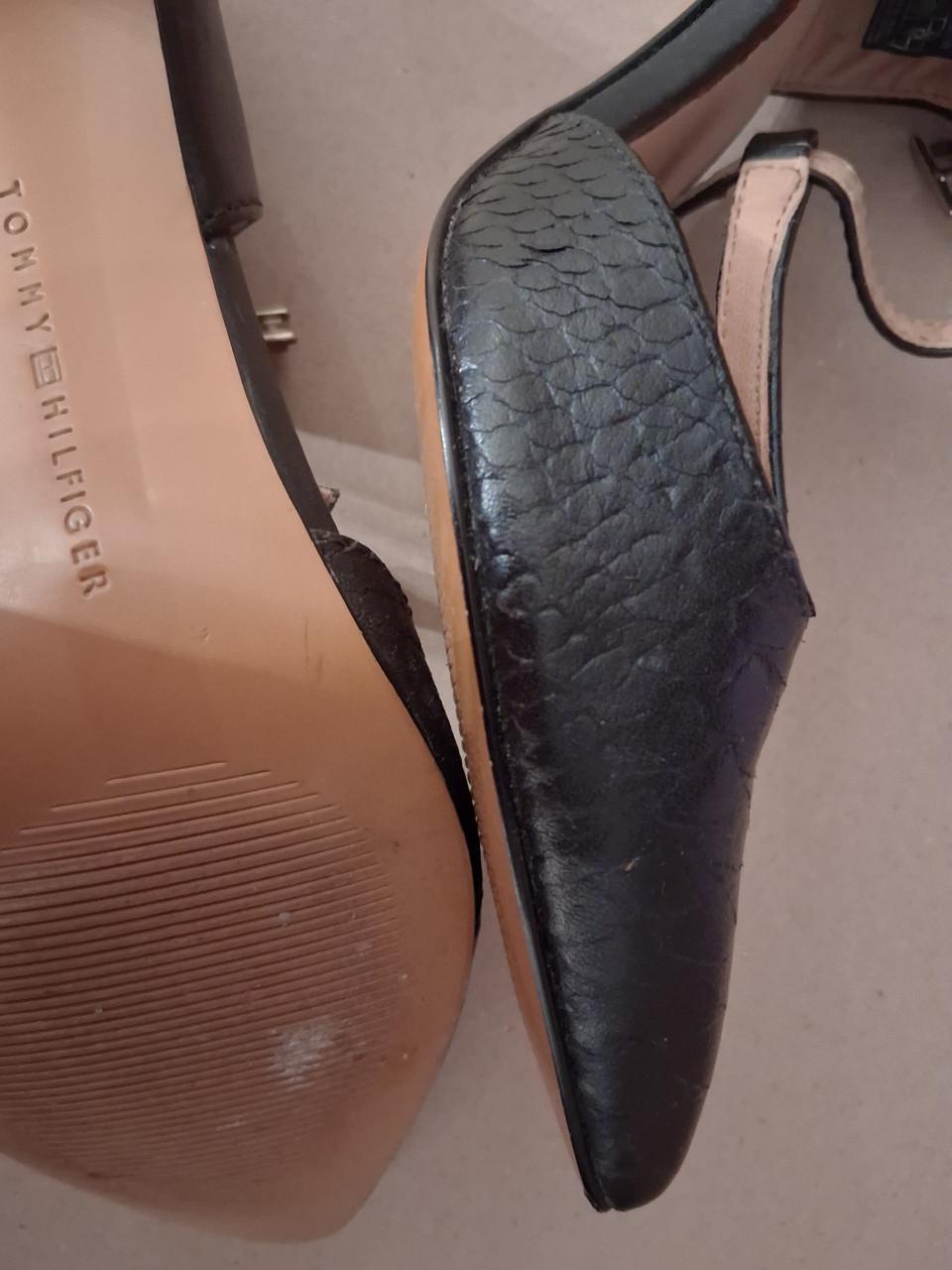 Tommy Hilfiger pumps