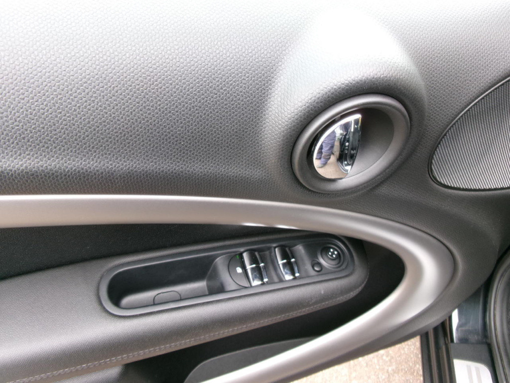 Mini Countryman one 1.6 airco, lm.velgen