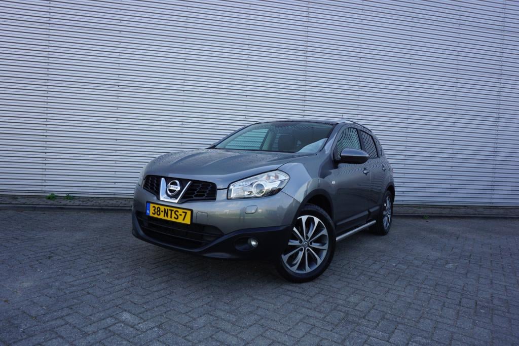 Nissan Qashqai 2.0 tekna airco / navi / cruise / camera / pano / stoelverw.