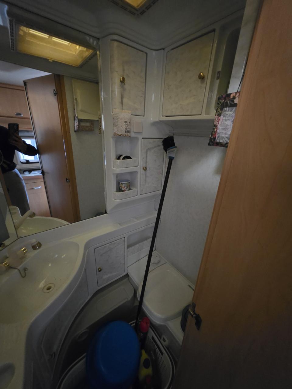 Caravan Hobby de luxe easy met mover voortent 2001