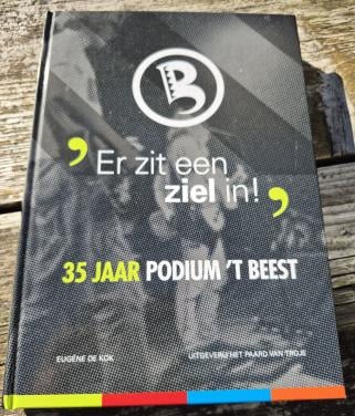 Boek 35 jaar podium 't Beest Goes