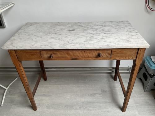 BIJNA ANTIEK!! Mooi tafeltje 100x50 met marmerblad