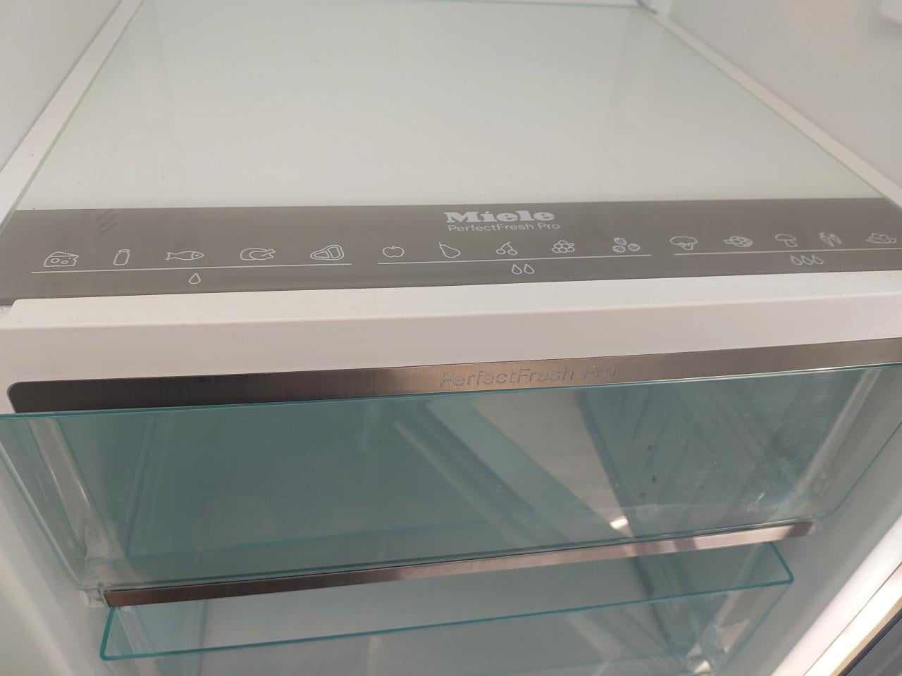Miele koek/vriescombinatie rvs kleur