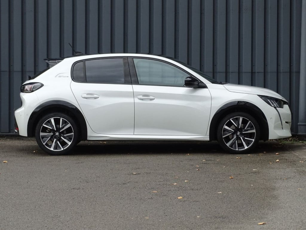 Peugeot 208 1.2 puretech gt-line automaat | pano | stoelverwarming