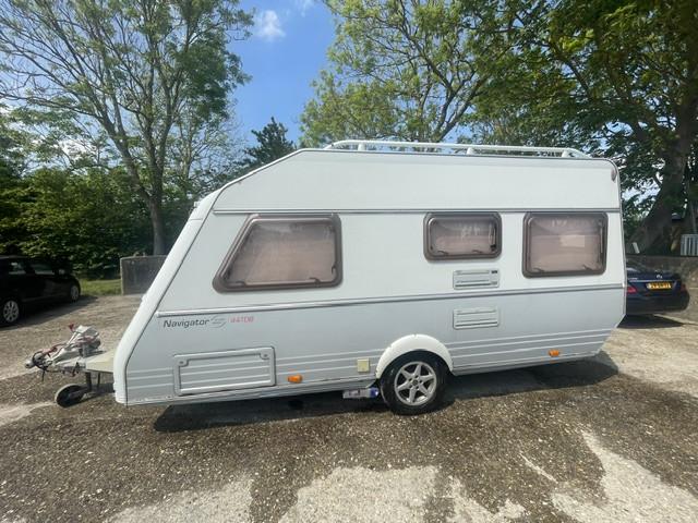 Kip Navigator 44DB met voortent, vloerverwarming en boiler