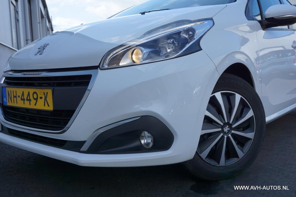 Peugeot 208 1.2 puretech blue lion