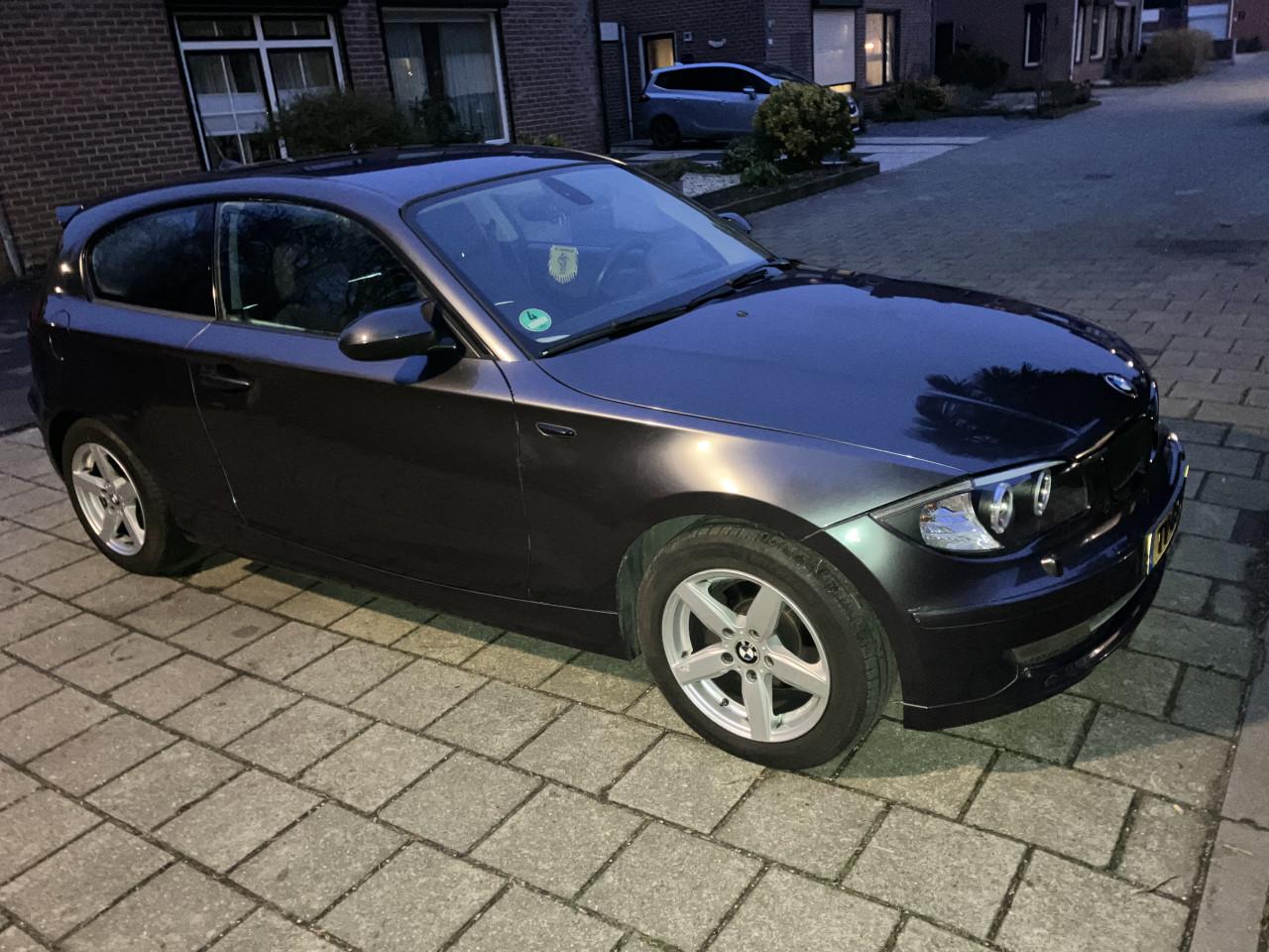 BMW 1-Serie 2.0 118I 3DR 2007 Grijs