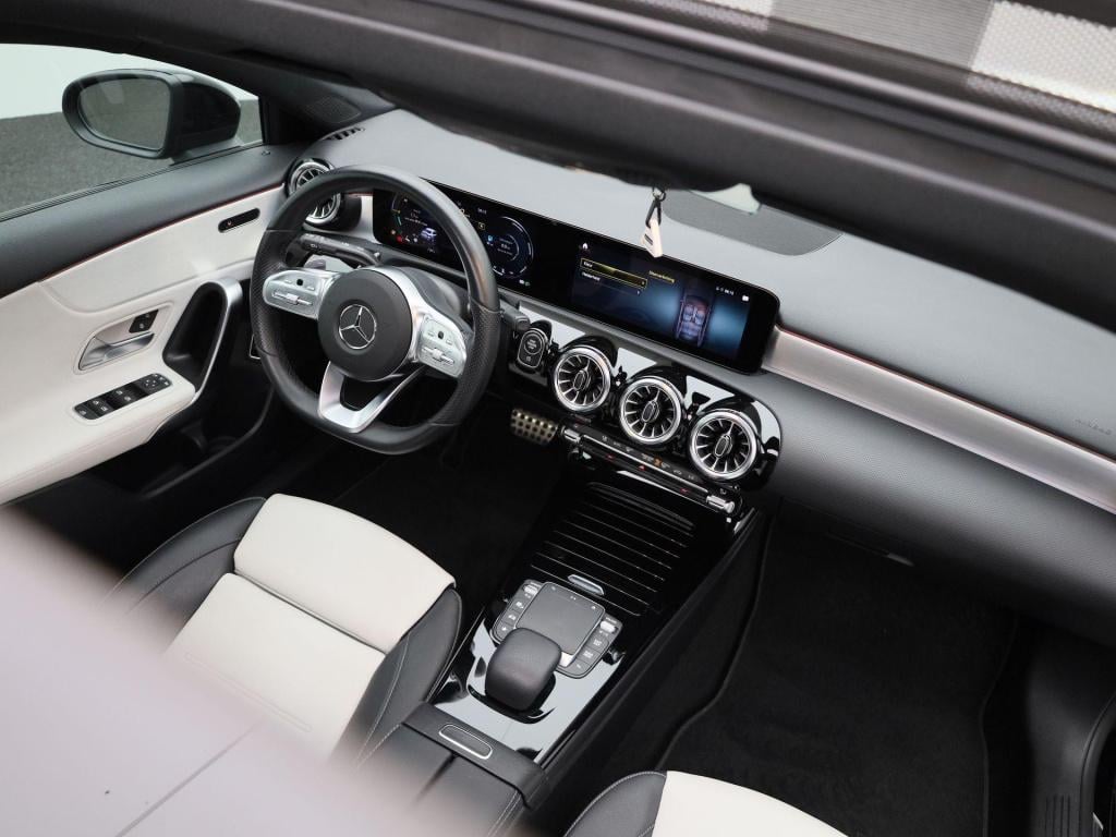 Mercedes-Benz A-Klasse 250 premium | automaat | panorama dak | virtual cock