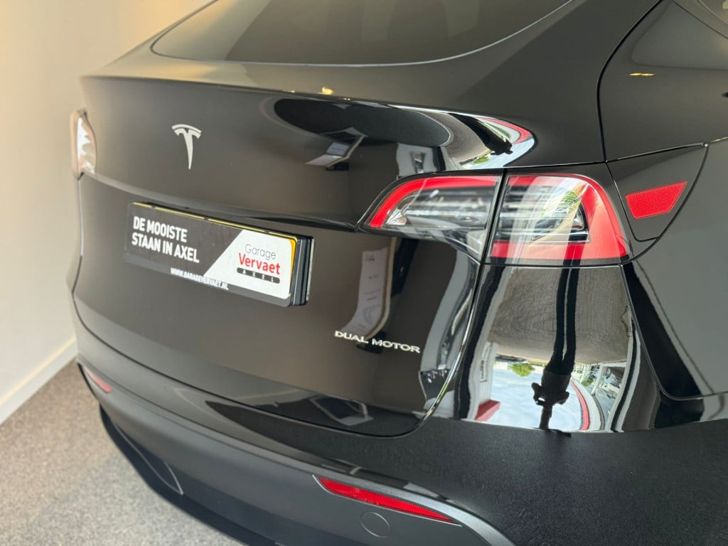 Tesla Model Y long range awd 75 kwh