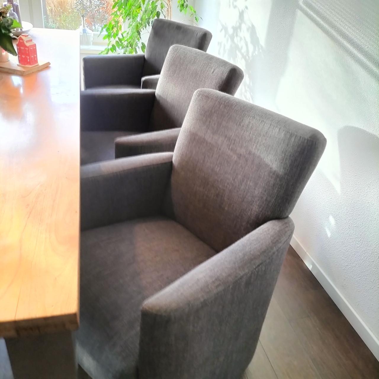 6 x keurig nette eetkamerstoelen