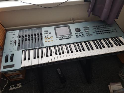 YAMAHA MOTIF XS6, in zeer goede staat, veel extra's