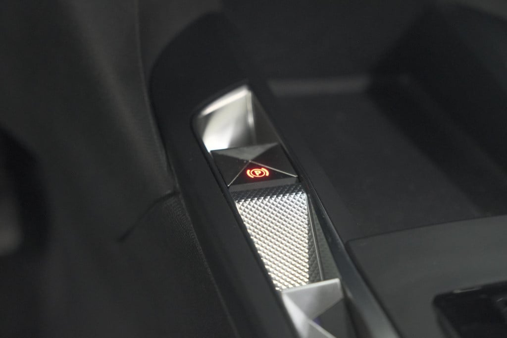Ds Ds 3 crossback e-tense so chic 50 kwh | camera | dodehoekdetectie | appl