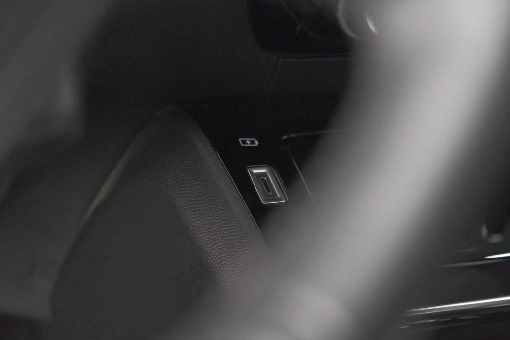 Peugeot 208 puretech 100 eat8 allure pack | keyless | camera | navigatie | 