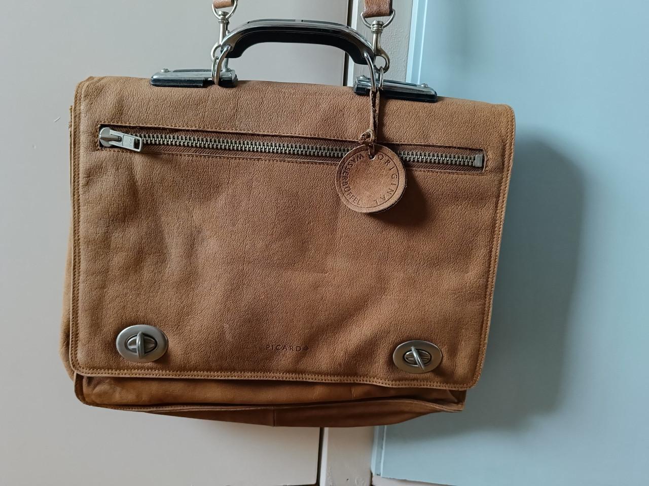 Splinternieuwe buffel leren