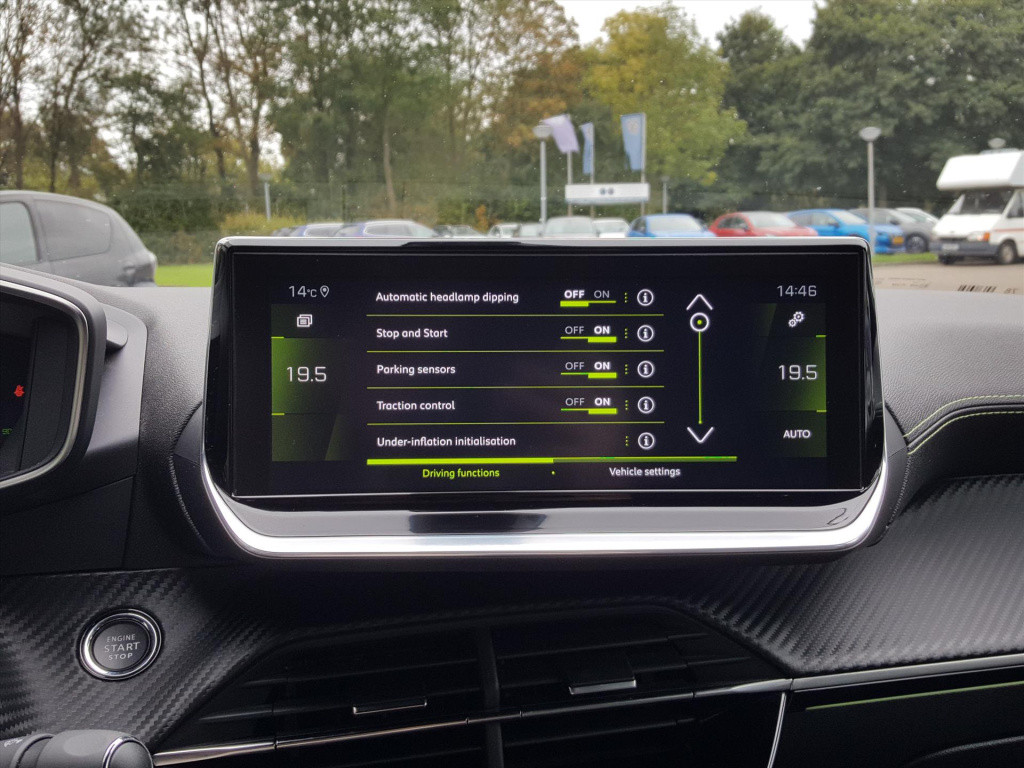 Peugeot 208 gt 1.2 puretech 100pk (vol)automaat (eat8) | navigatie 3d cockp