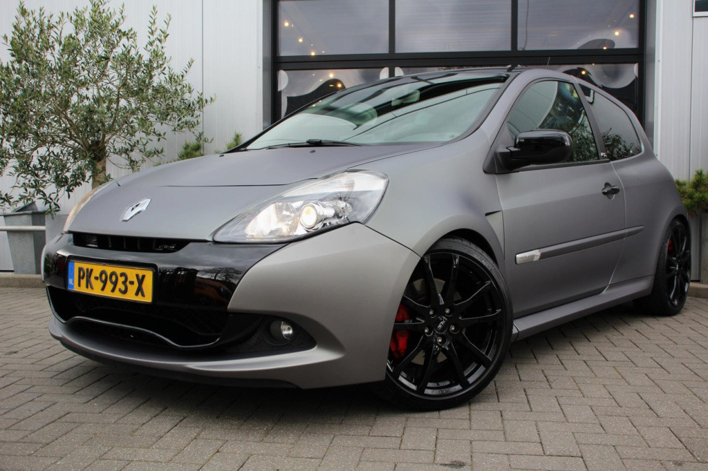 Renault Clio 2.0 rs - ange et demon 99/99 - akrapovic - recaro - shortshift