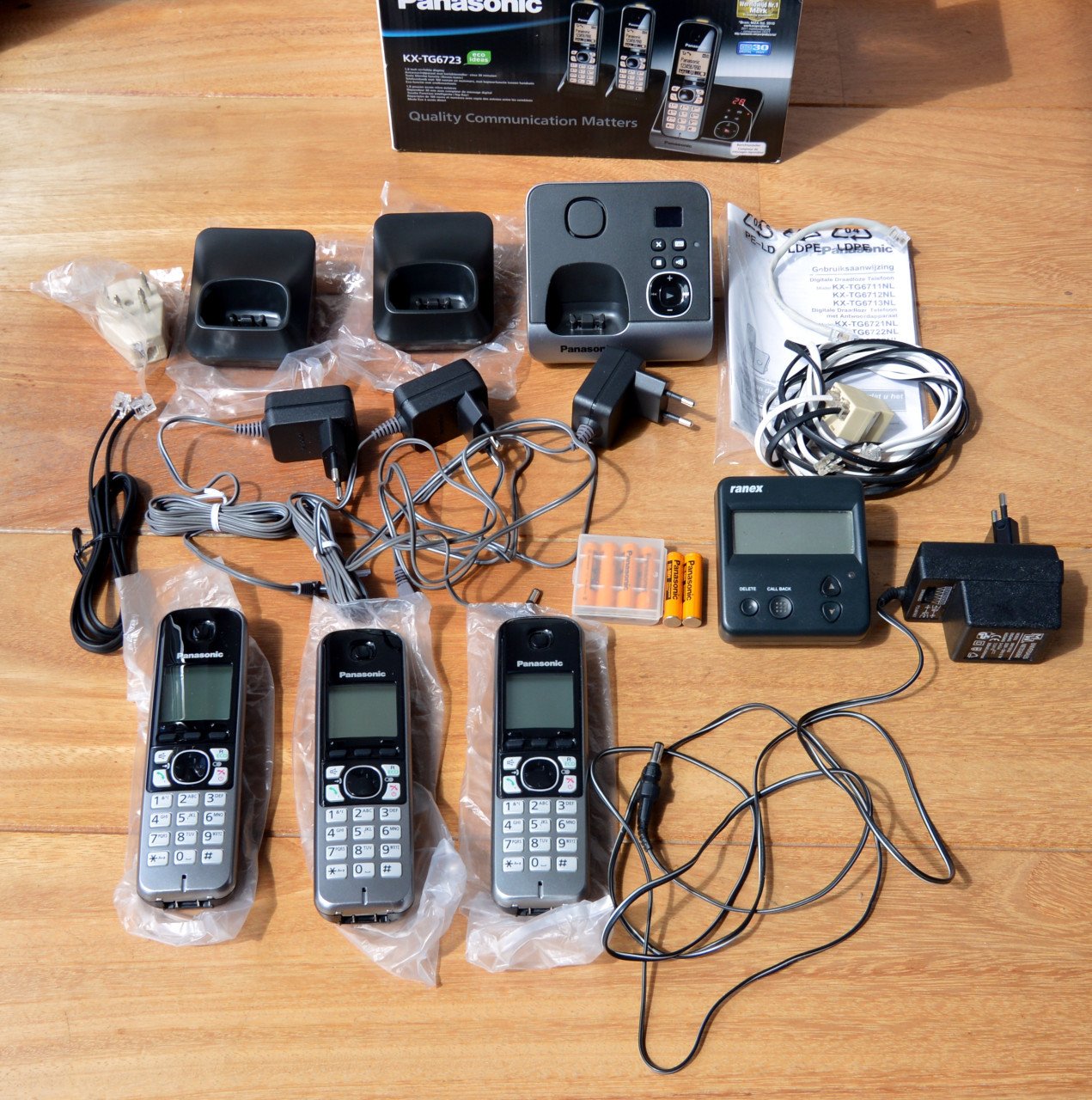 Panasonic KX-TG6723 Trio (3x DECT) + Ranex RX 1515 (nummermelder) + ...