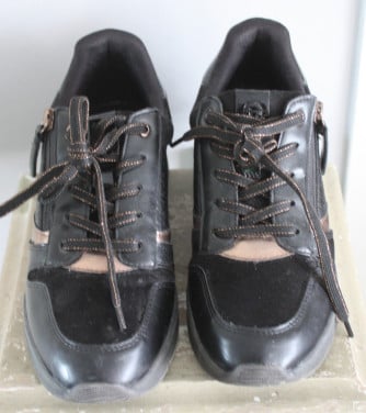 Snakers gympen zwart met koperen details  maat 39