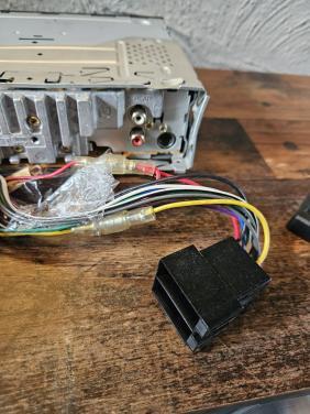Kenwood KDC-305RA Autoradio met handleiding en hoes