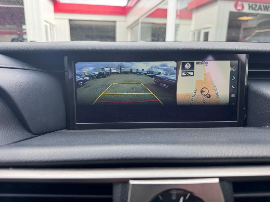 Lexus Is 300h hybrid business line