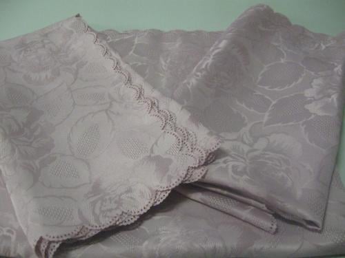 3 Damast tafelkleedjes