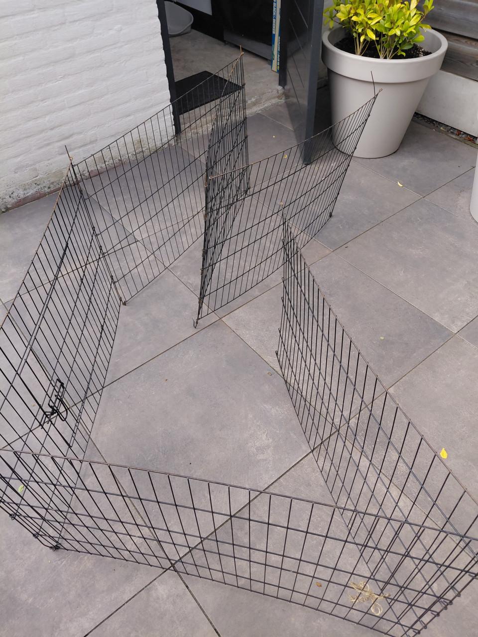 Groot konijnenhok (altijd binnen gestaan) geschikt vr cavia of dwergkonijn