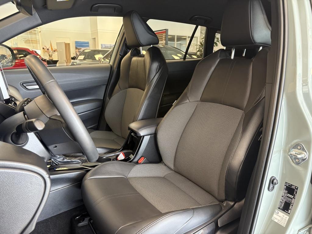 Toyota Corolla Cross hybrid 200 style