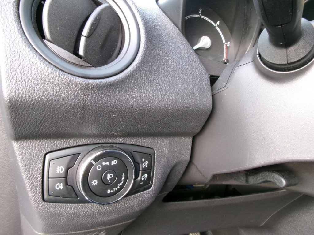 Ford Transit Courier 1.5 tdci airco, cr.contr navi, schuifd. tr.h.