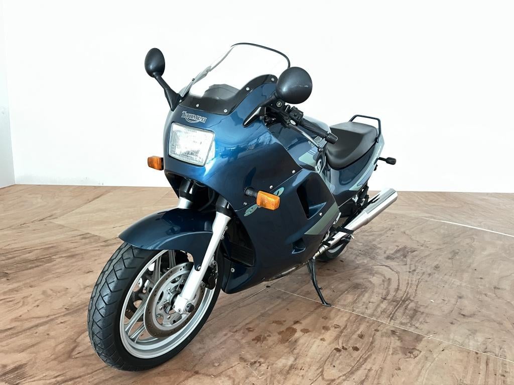 Triumph Trophy tour 900