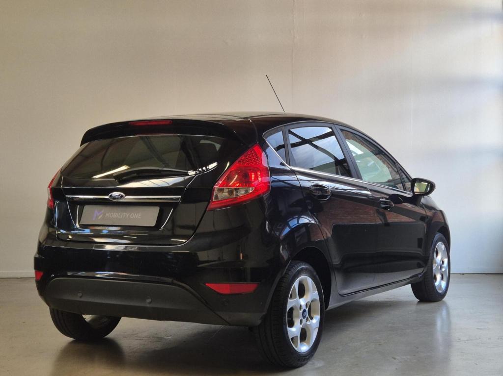 Ford Fiesta 1.4 titanium / automaat / nieuwe distriebutieriem