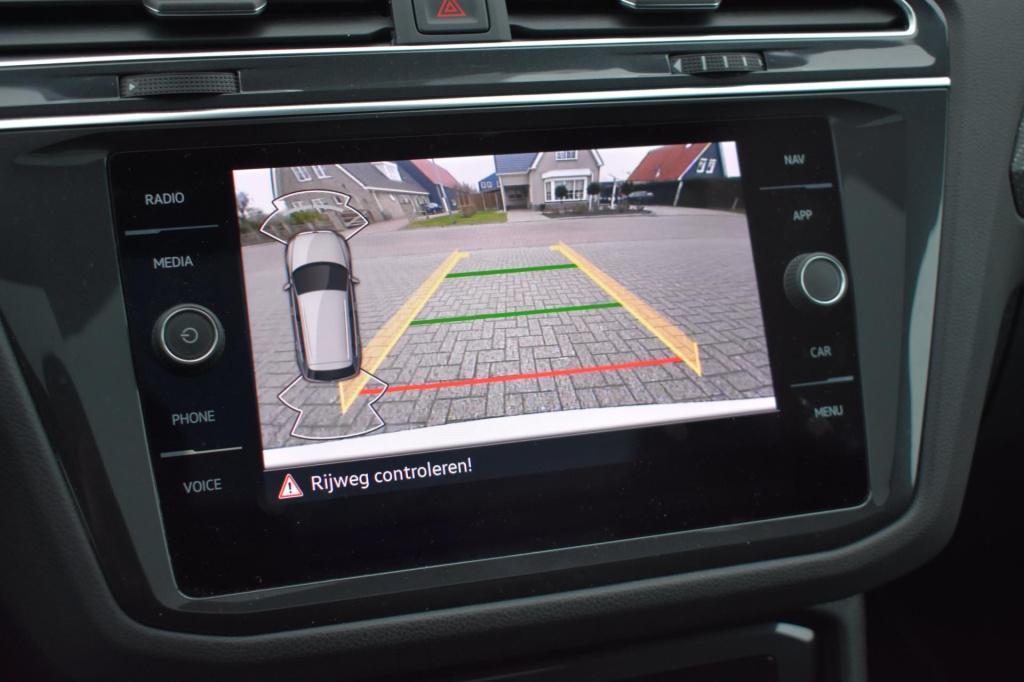 Volkswagen Tiguan 1.5 tsi r-line | black style | panoramadak | nap | camera