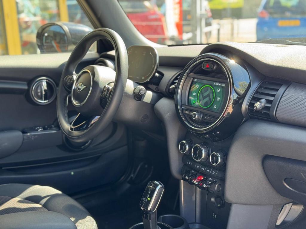 Mini 3-deurs mini 1.5 automaat