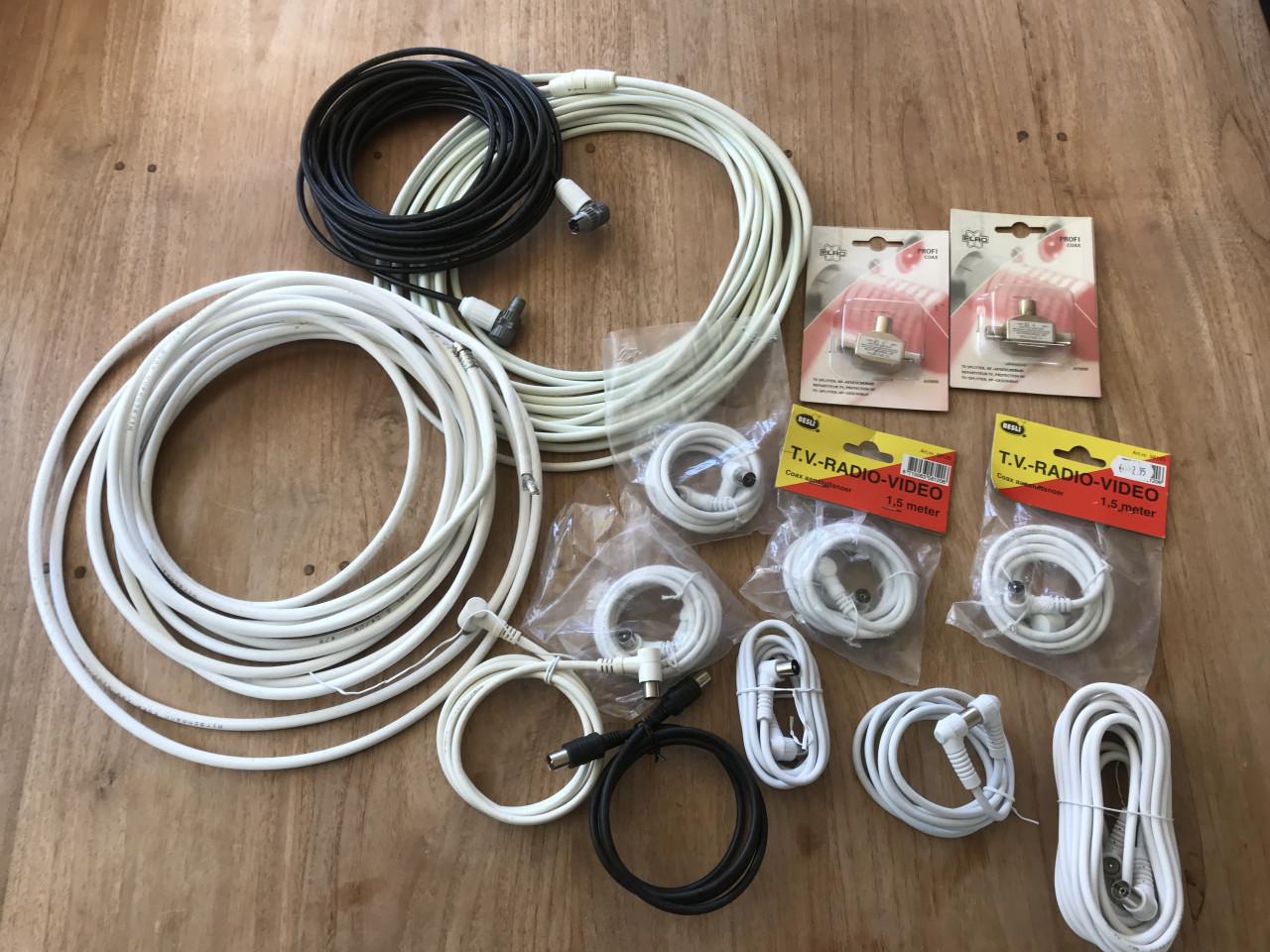 COAX kabel en COAX-splitter