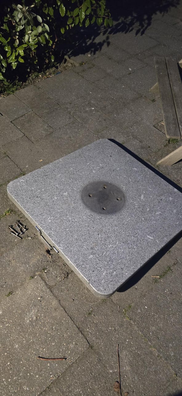 Parasolvoet graniet