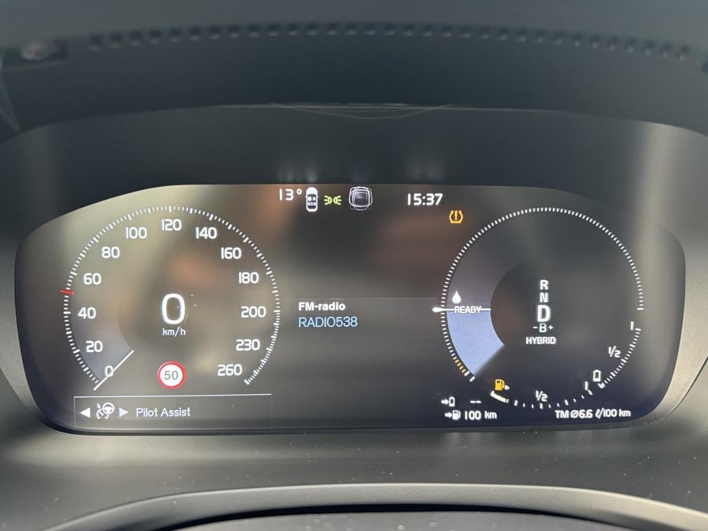 Volvo V60 t6 398pk recharge r-design| panodak| adap.cruise| camera| awd