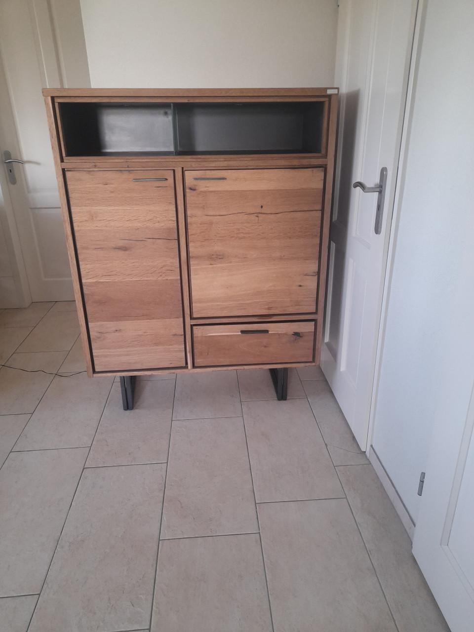 TitelPrachtige XOOON kast 110 x 42 x x 145H (in goede nette staat)
