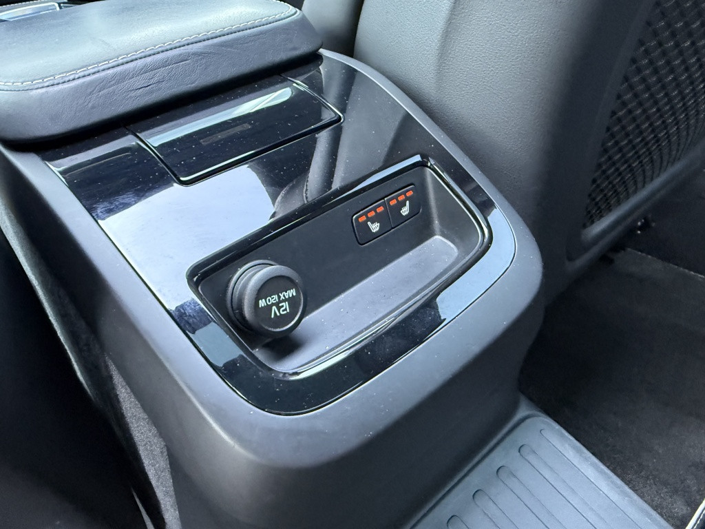 Volvo V60 t6 340pk recharge r-design| panodak| adap.cruise| h&ksound| came