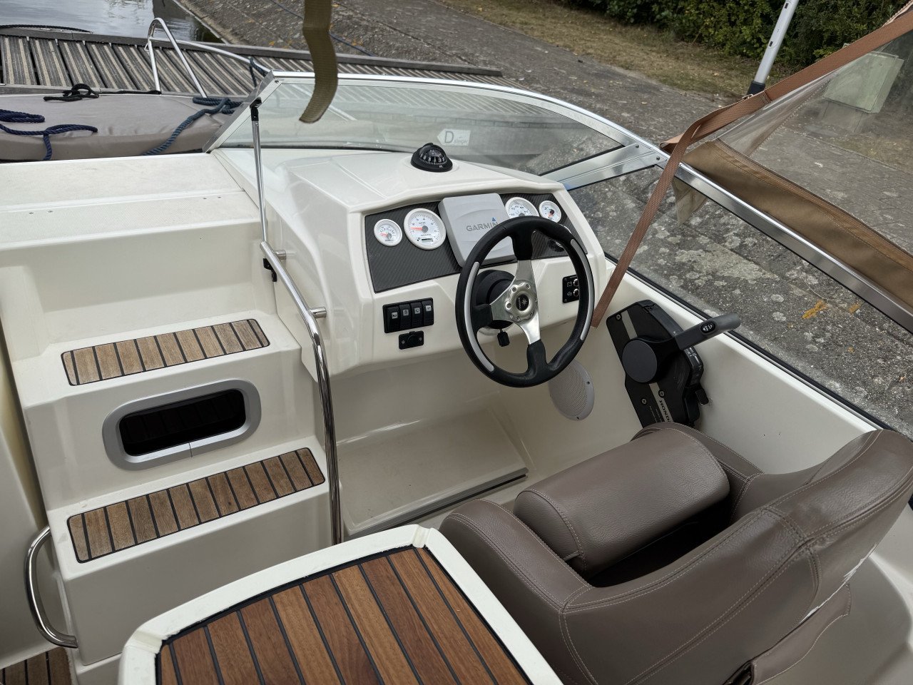 Jeanneau cap camarat 5.5 dc