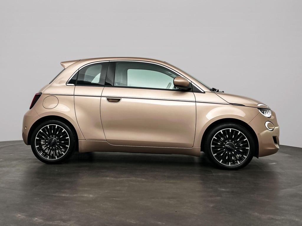 Fiat 500e 3+1 la prima 42 kwh
