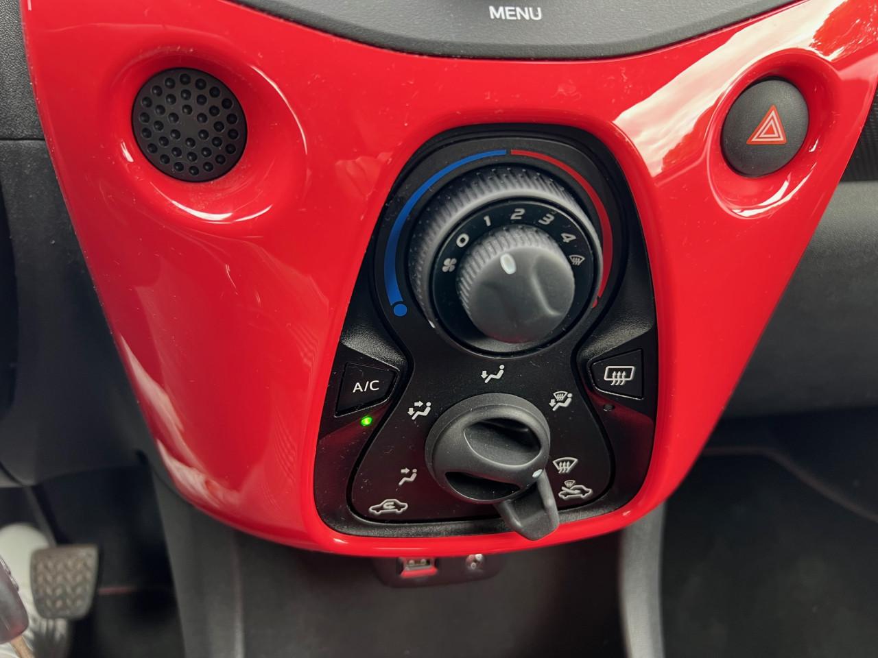 Bijna nieuwe Citroen C1 met open dak uit 2015