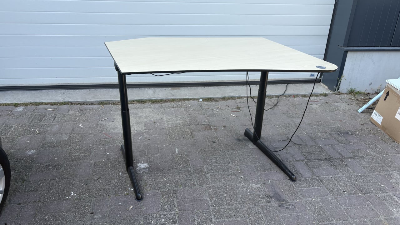 Ahrend electric zit sta bureau