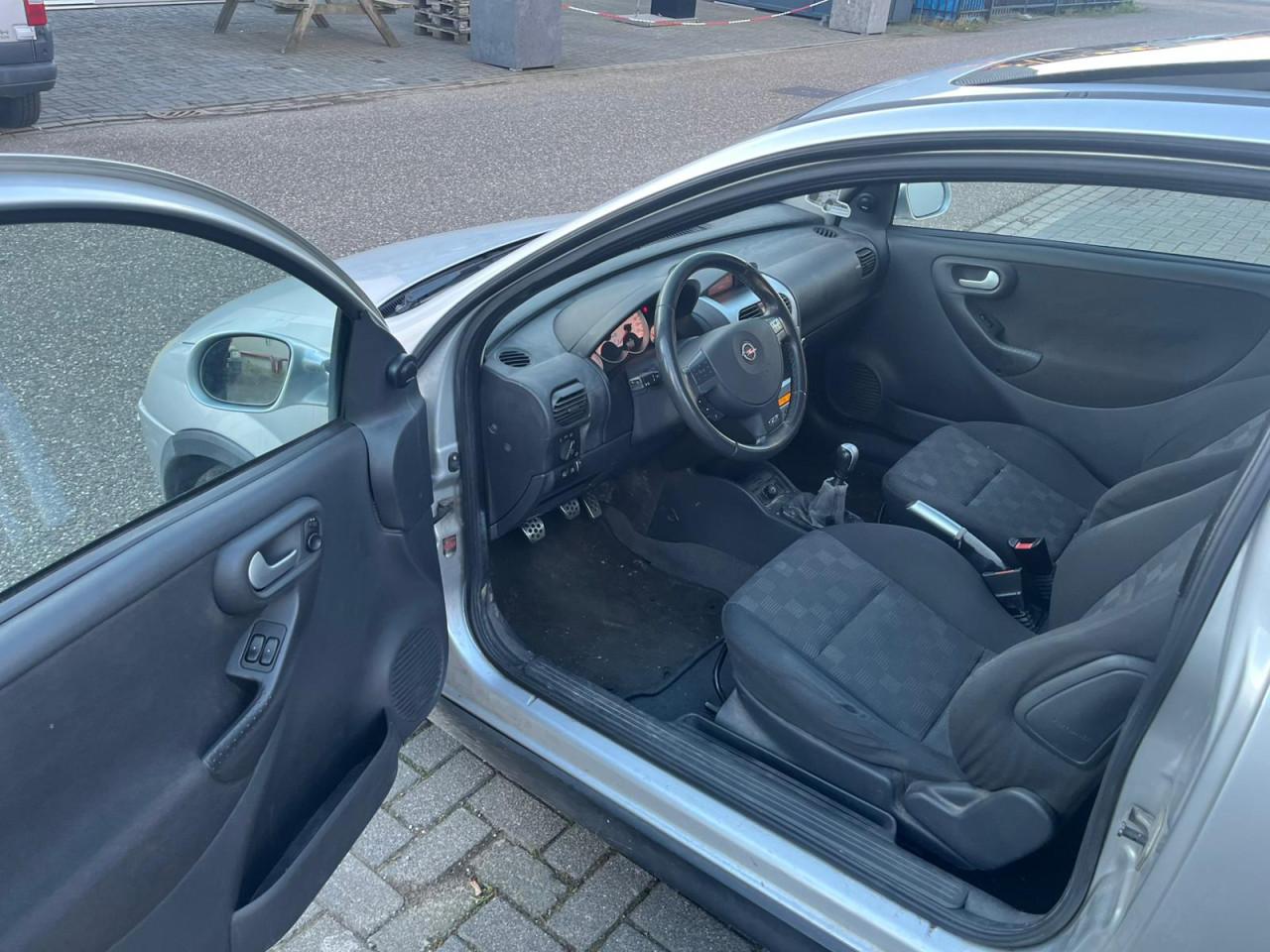 1.8-16V Gsi Silverline/ Dakraam/Airco/Elek Spiegels/ Sportieve velg Uitlaat