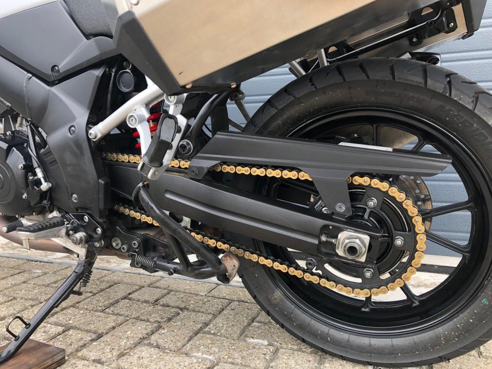 Suzuki V-Strom DL1000 uit 2015, 30.555km, ABS, 3-delige kofferset, €7250,-