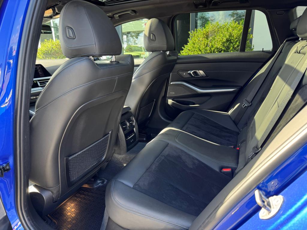 BMW 3-serie touring 330e m-sport * pano * acc * harman/ kardon