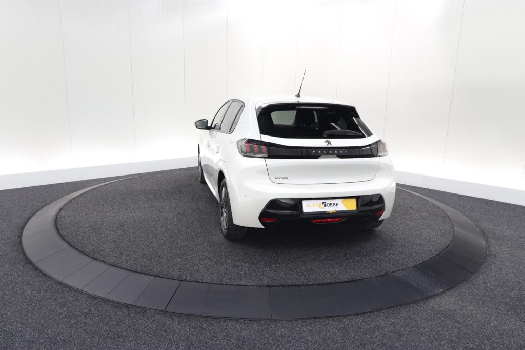 Peugeot 208 puretech 100 eat8 allure pack | camera | apple carplay | parkee