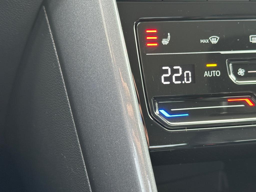 Volkswagen T-roc 1.5 tsi 150pk dsg style | dode hoek | camera | keyless | e