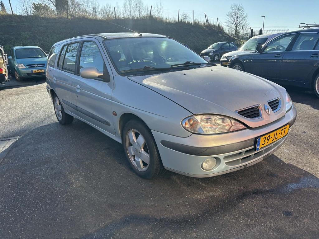 Renault Megane break 1.6-16v dynamique